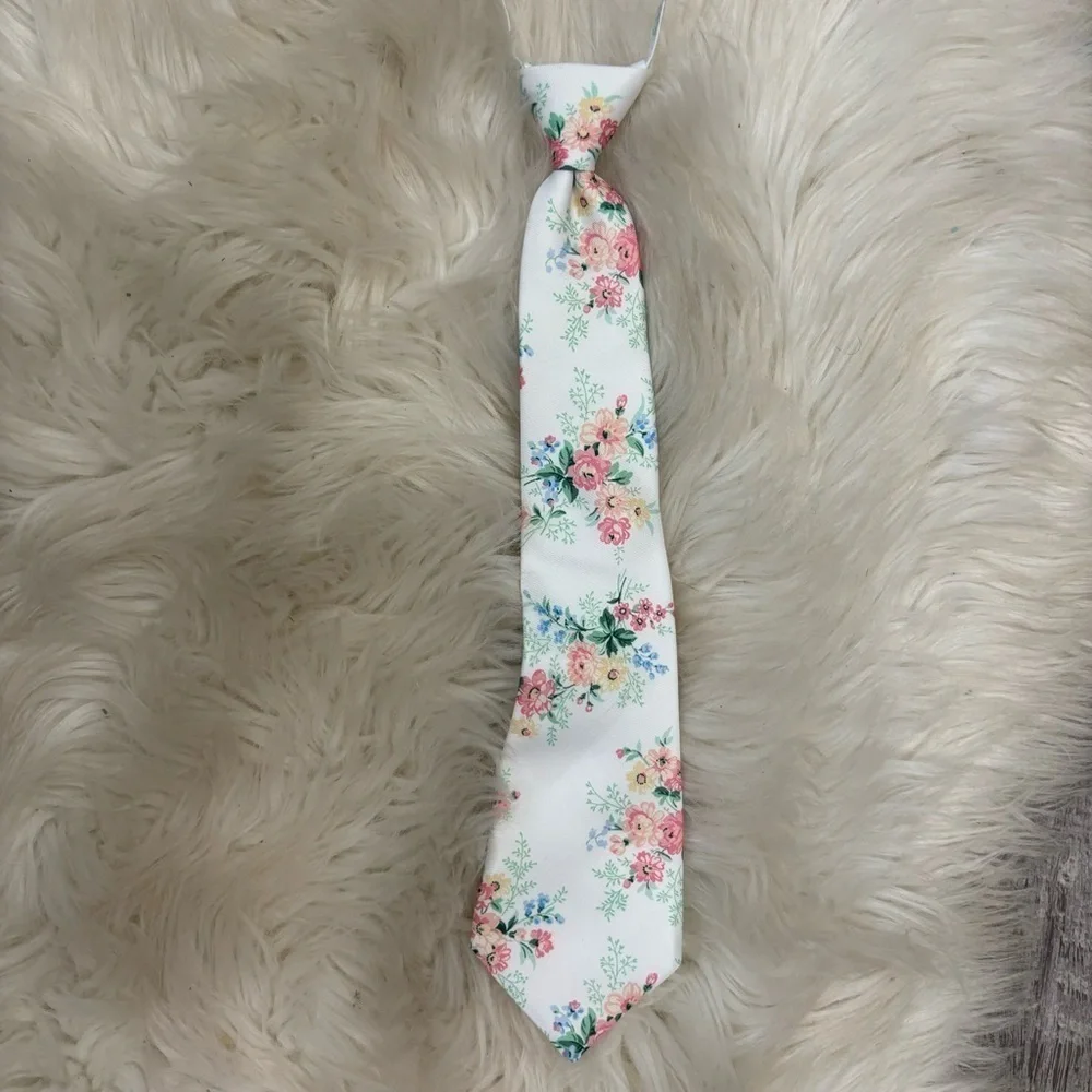 NWT Jack and Janie boys Velcro white floral tie 2t - 5